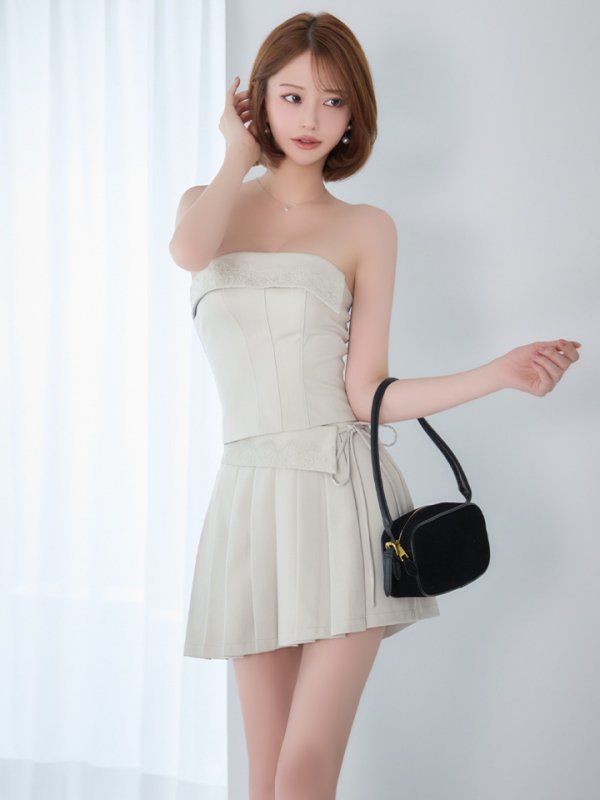 グレージュ　モデル：れみれみ　身長：163cm　着用サイズ：Sサイズ