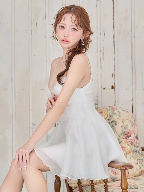 ホワイト モデル：りな　身長：160cm　着用サイズ：Sサイズ