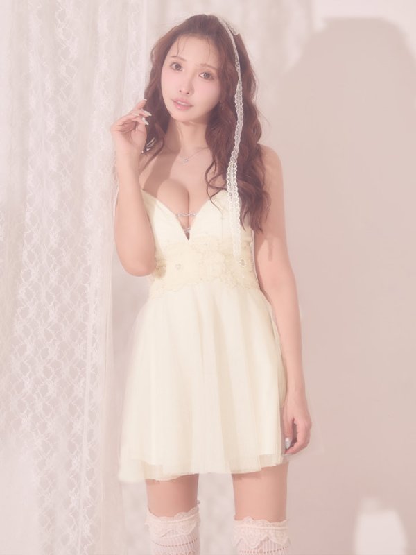 アイボリー　モデル：三上悠亜　身長：159cm　着用サイズ：Sサイズ