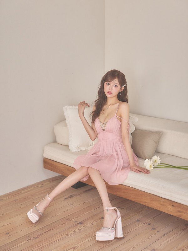 ピンク　モデル：カルア　身長：156cm　着用サイズ：Sサイズ