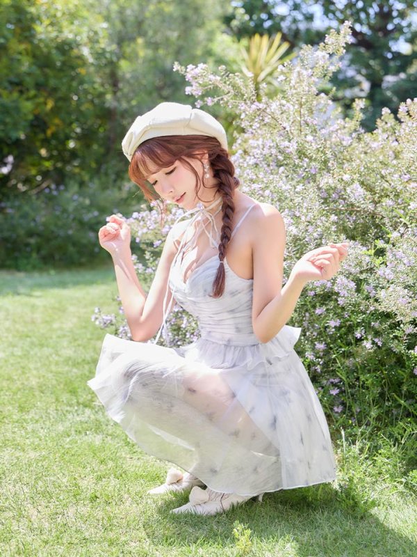 サックス　モデル：三上悠亜　身長：159cm　着用サイズ：Sサイズ