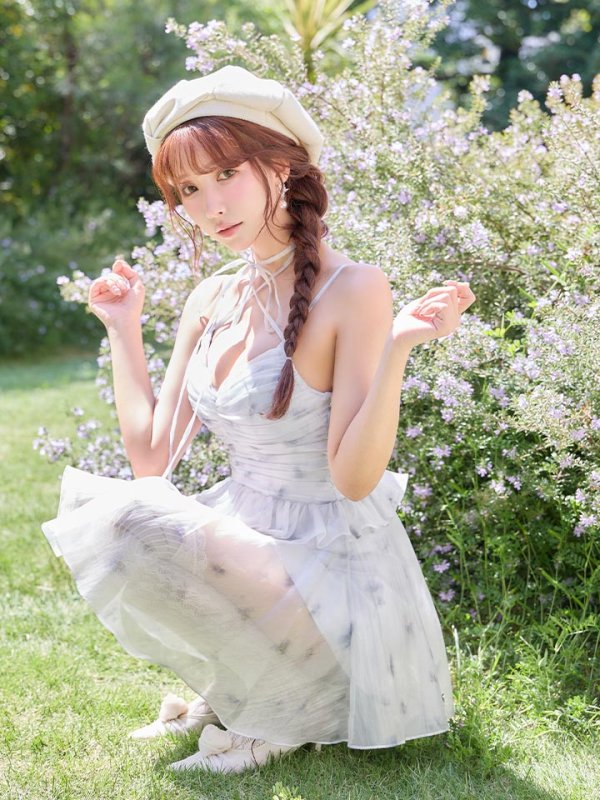サックス　モデル：三上悠亜　身長：159cm　着用サイズ：Sサイズ