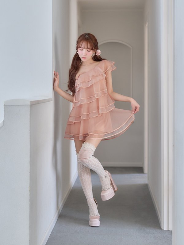 ピンク　モデル：三上悠亜　身長：159cm　着用サイズ：Sサイズ