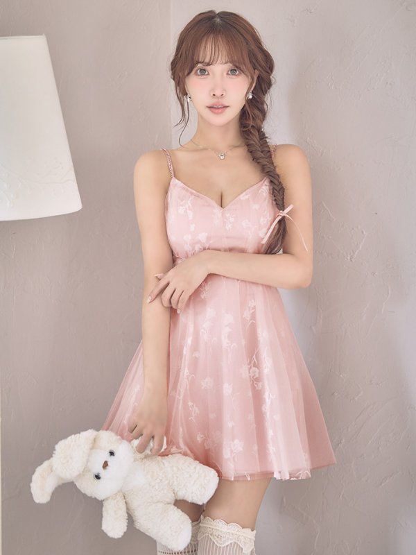 ピンク　モデル：三上悠亜　身長：159cm　着用サイズ：Sサイズ