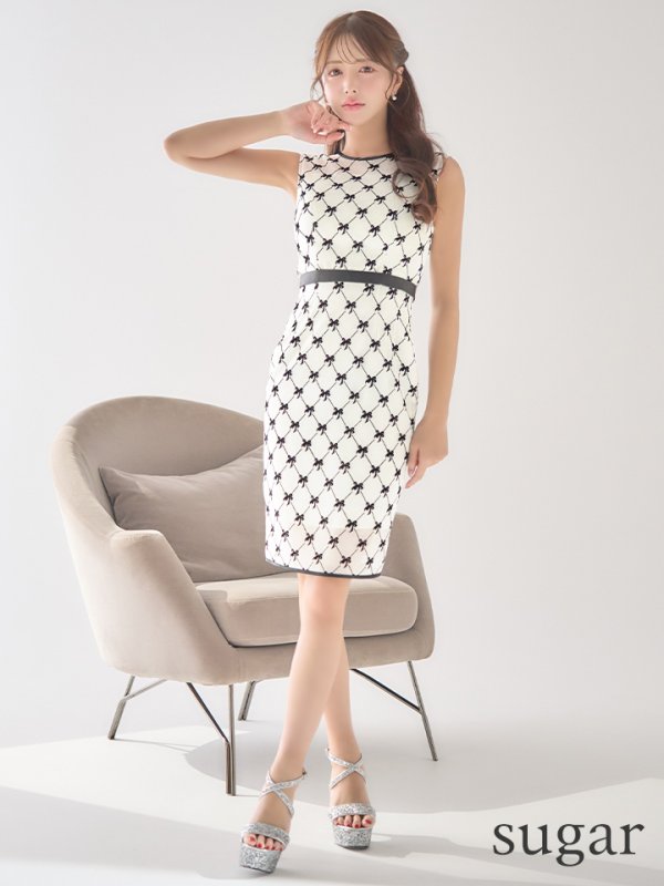 ホワイト モデル：りな　身長：160cm　着用サイズ：Sサイズ