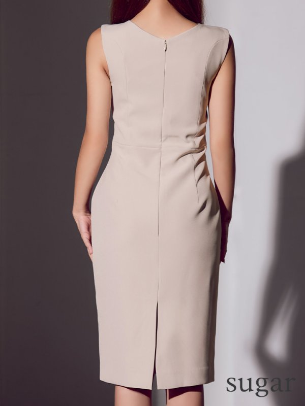 グレー　モデル：カレン　身長：153cm　着用サイズ：Sサイズ