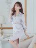 画像4: Lサイズあり【DEA. by ROBE de FLEURS/ディアバイローブドフルール】サテン/ ロングスリーブ/ 七分袖/ 長袖/ 袖あり/ ベルト付き/ 膝丈/ タイト/ ミディアムドレス/ キャバドレス[OF2]