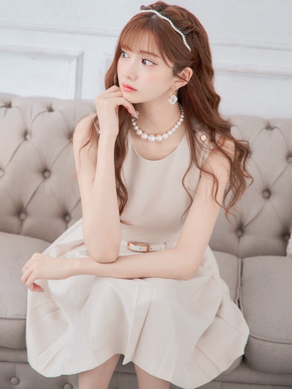 画像18: Lサイズあり【DEA./ディア】ワンカラー/ ノースリーブ/ ベルト付き/ プリーツ/ フレア/ ワンピース/ ミニドレス/ キャバドレス【OF08】