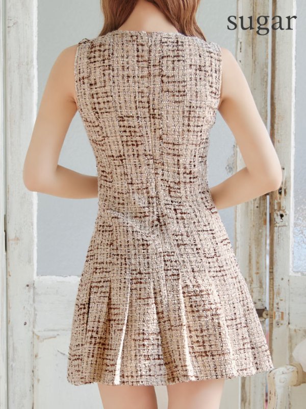 ベージュ モデル：三上悠亜　身長：159cm　着用サイズ：Sサイズ