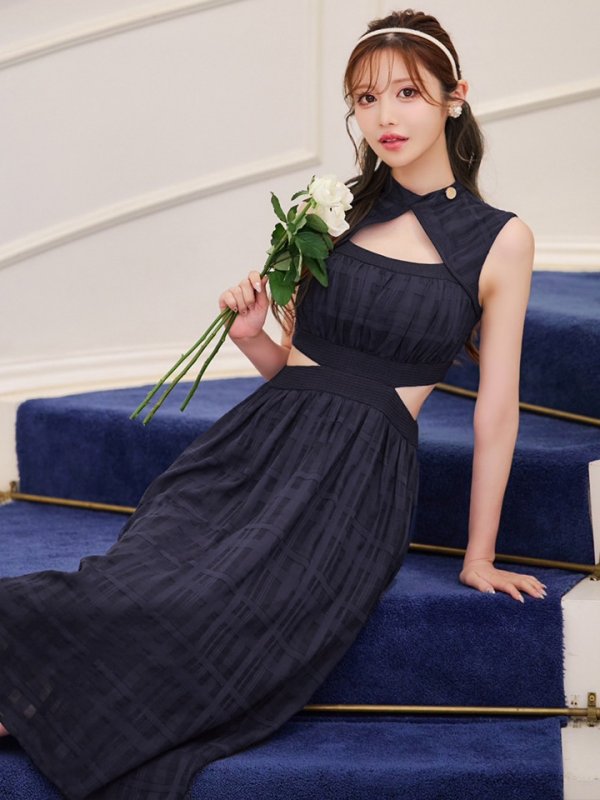 ネイビー モデル:桜伊みやこ 身長:168cm 着用サイズ:Sサイズ