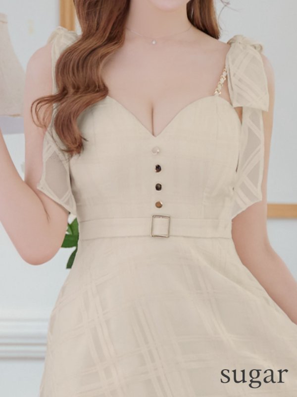 アイボリー モデル:明日花キララ 身長:162cm 着用サイズ:Sサイズ