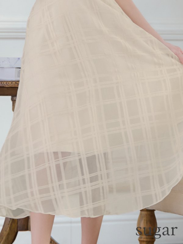 アイボリー モデル:明日花キララ 身長:162cm 着用サイズ:Sサイズ