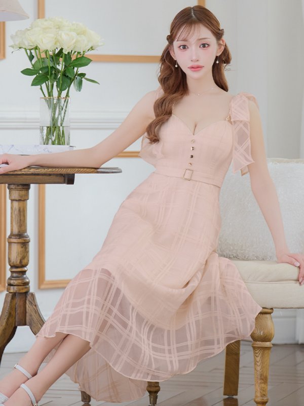 ピンクベージュ モデル:明日花キララ 身長:162cm 着用サイズ:Sサイズ