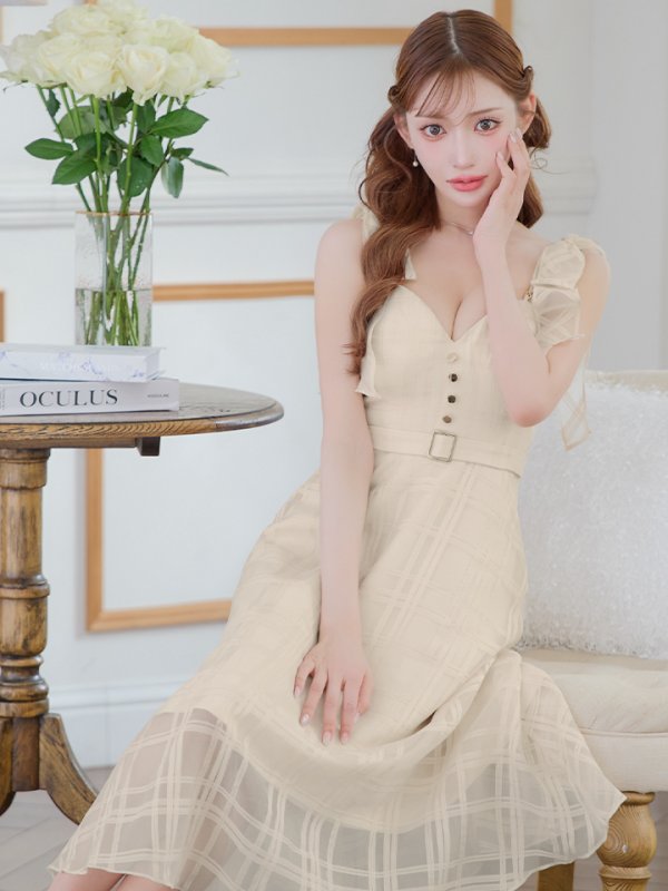 アイボリー モデル:明日花キララ 身長:162cm 着用サイズ:Sサイズ