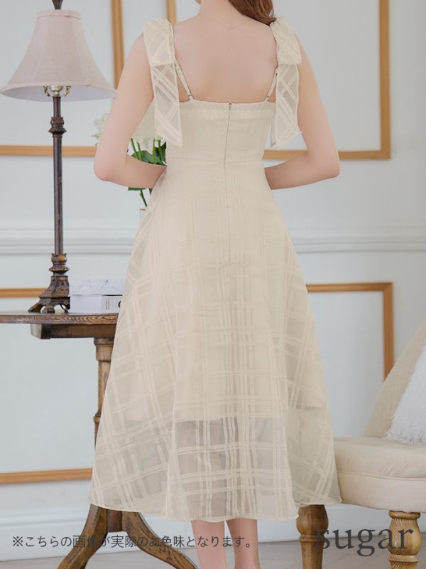 アイボリー モデル:明日花キララ 身長:162cm 着用サイズ:Sサイズ
