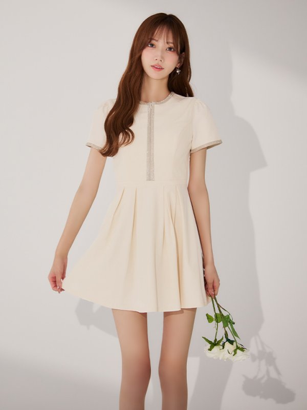 アイボリー モデル：あすか　身長：170cm　着用サイズ：Sサイズ