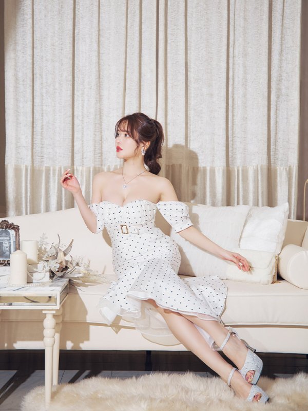 ホワイト モデル:ゆめ 身長:160cm 着用サイズ:Sサイズ