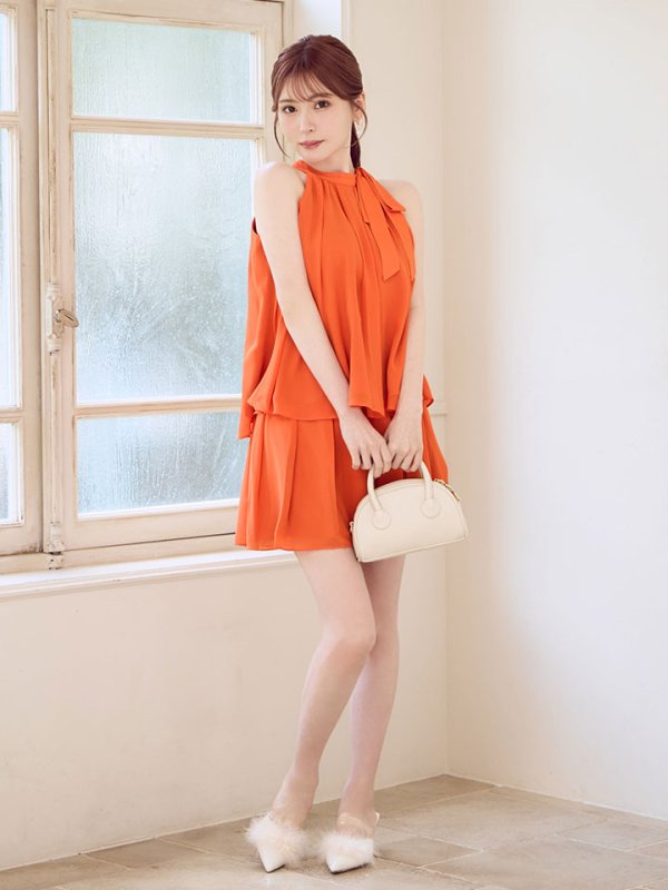 オレンジ モデル：けい　身長165cm　着用サイズ：Sサイズ