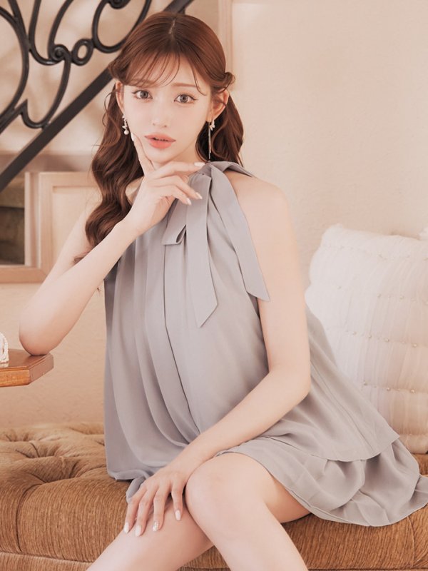 アッシュグレー モデル:明日花キララ 身長:162cm:Sサイズ