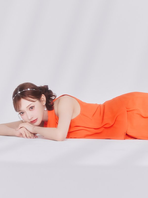 オレンジ モデル:明日花キララ 身長162cm 着用サイズ:Sサイズ