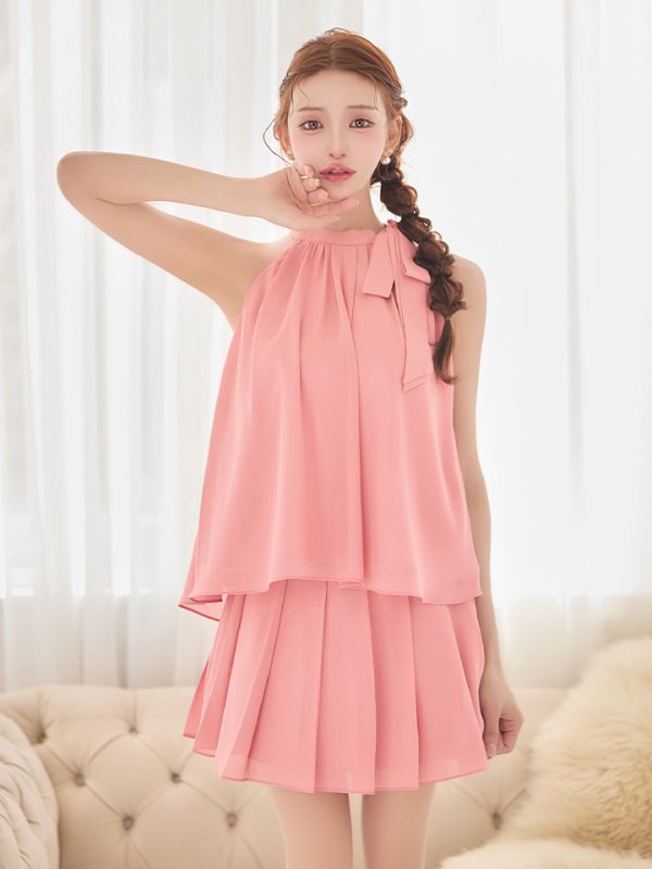 ピンク　モデル：明日花キララ　身長：162cm　着用サイズ：Sサイズ