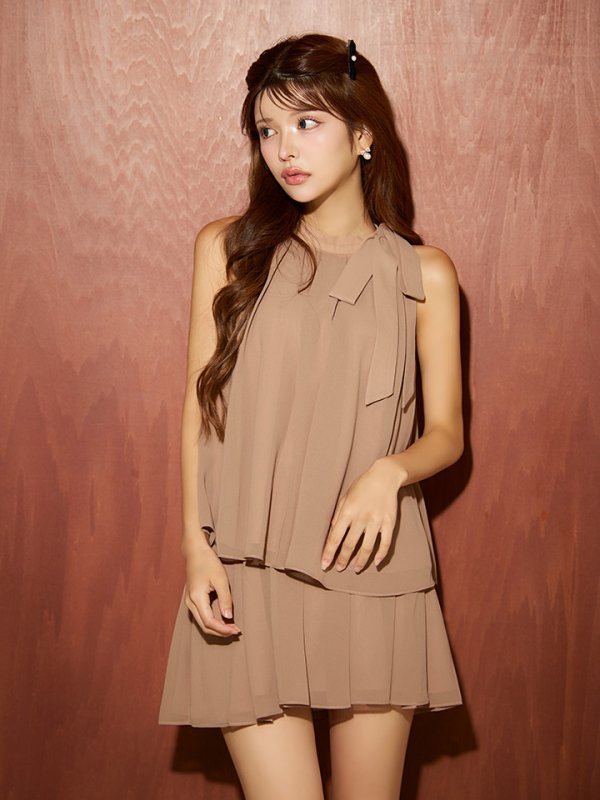 ベージュ モデル:まりん 身長:164cm 着用サイズ:Sサイズ