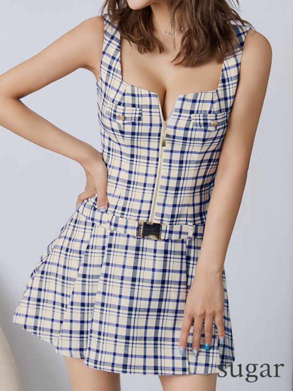 ブルー モデル:如月れい 身長:156cm 着用サイズ:Sサイズ