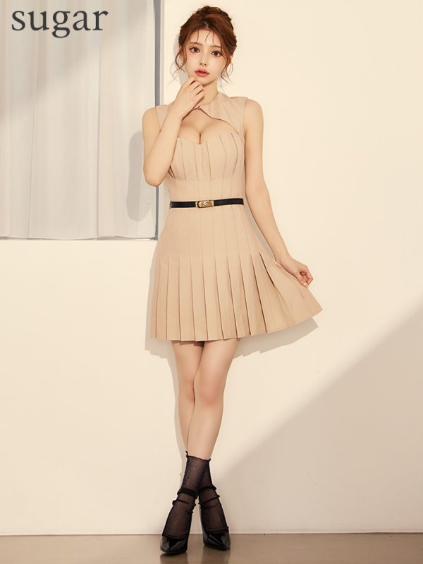 ベージュ モデル：ももか　身長：156cm　着用サイズ：Sサイズ