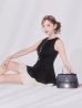 ブラックxアイボリー モデル：明日花キララ　身長：162cm:Sサイズ