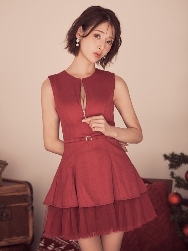 レッド　モデル：りこ　身長：156cm　着用サイズ：Sサイズ