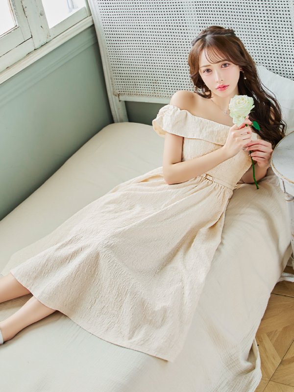 アイボリー モデル:りな 身長:160cm 着用サイズ:Sサイズ