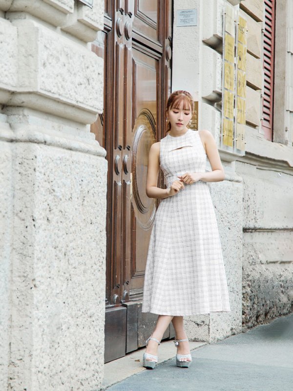 画像4: Lサイズあり【DEA./ディア】ノースリーブ/ バストカット/ ツイード/ フレア/ ミモレ丈/ ミディアムドレス/ キャバドレス[OF08]