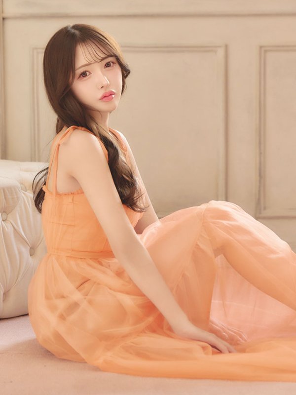 オレンジ モデル:りな 身長:160cm 着用サイズ:Sサイズ