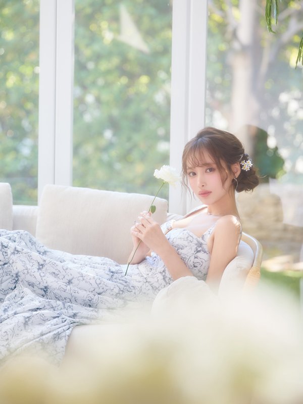 アイボリーxグレー モデル：きほ　身長：169cm 着用サイズ：Sサイズ