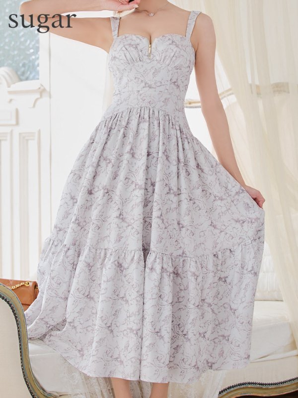 ベージュ モデル:明日花キララ 身長:162cm 着用サイズ:Sサイズ