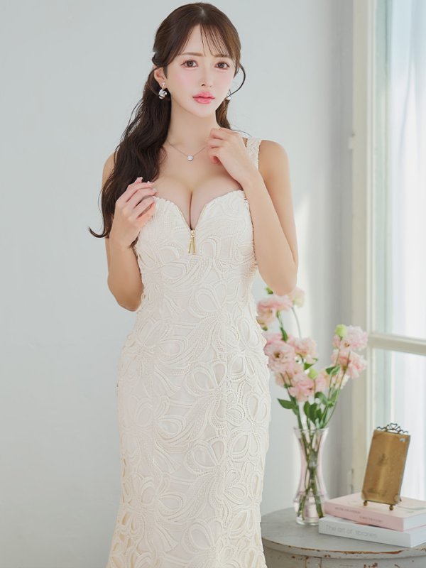 アイボリー モデル:りな 身長:160cm 着用サイズ:Sサイズ