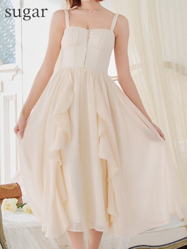 アイボリー モデル:明日花キララ 身長:162cm 着用サイズ:Sサイズ