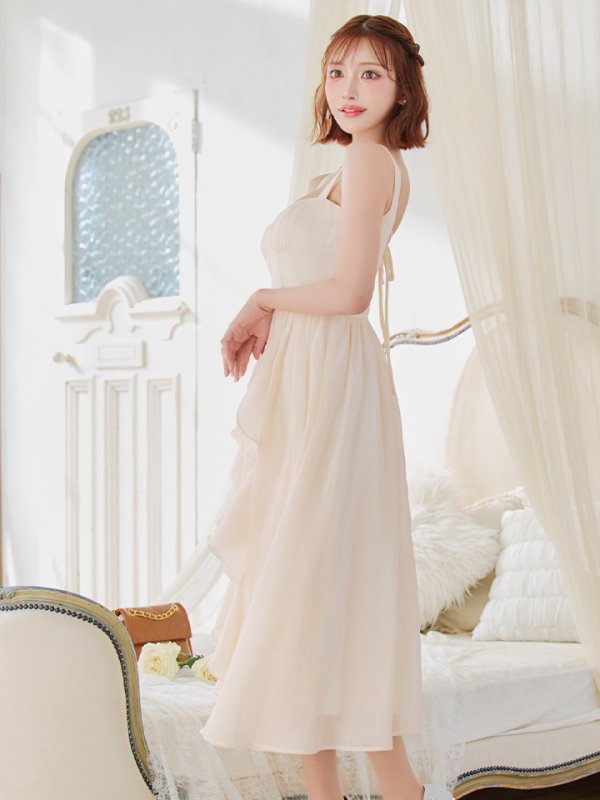 アイボリー モデル:明日花キララ 身長:162cm 着用サイズ:Sサイズ