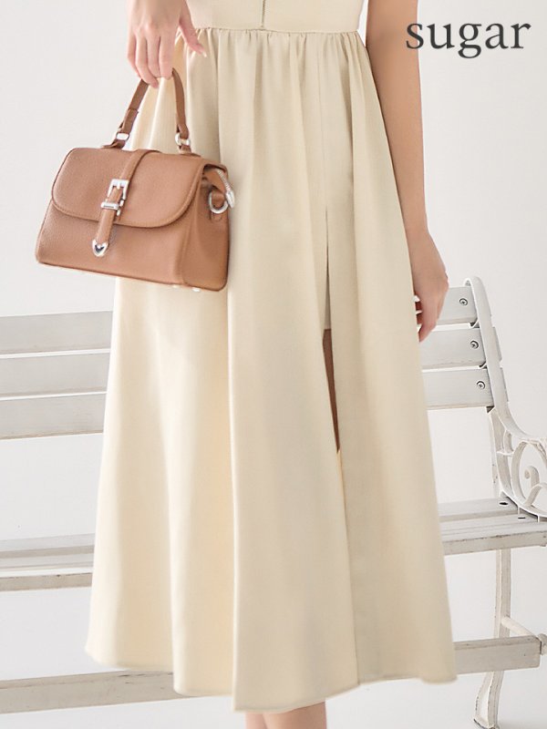 ベージュ モデル：りな　身長：162cm　着用サイズ：Sサイズ