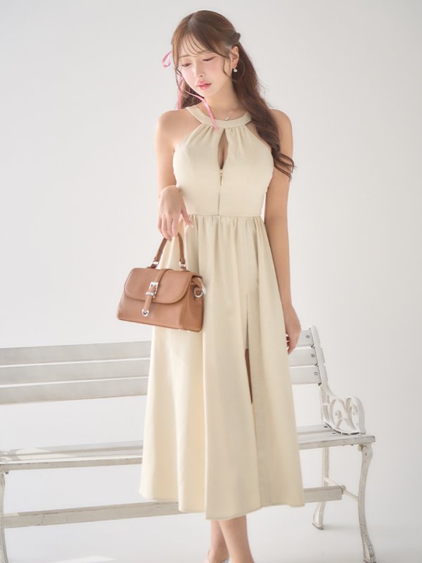 ベージュ モデル：りな　身長：162cm　着用サイズ：Sサイズ