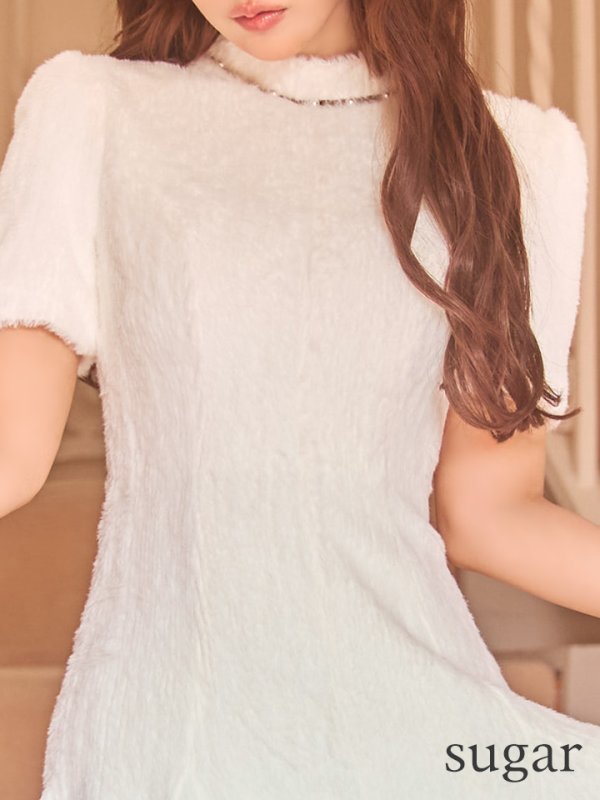 アイボリー モデル：三上悠亜　身長：159cm　着用サイズ：Sサイズ