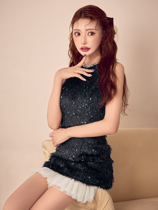 ブラック　モデル：明日花キララ　身長162cm　着用サイズ：Sサイズ