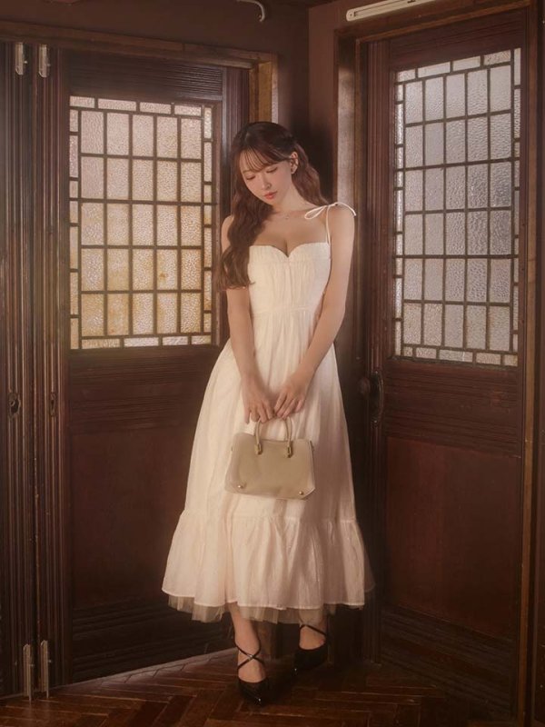 アイボリー　モデル：三上悠亜　身長：159cm　着用サイズ：Sサイズ