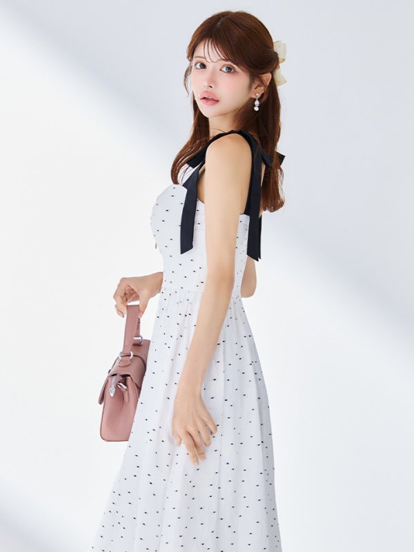 ホワイト　モデル：まりん　身長：164cm　着用サイズ：Sサイズ