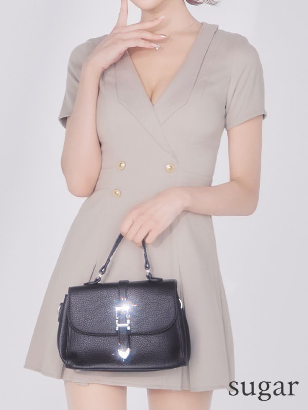 サンドベージュ　モデル：明日花キララ　身長162cm　着用サイズ：Sサイズ