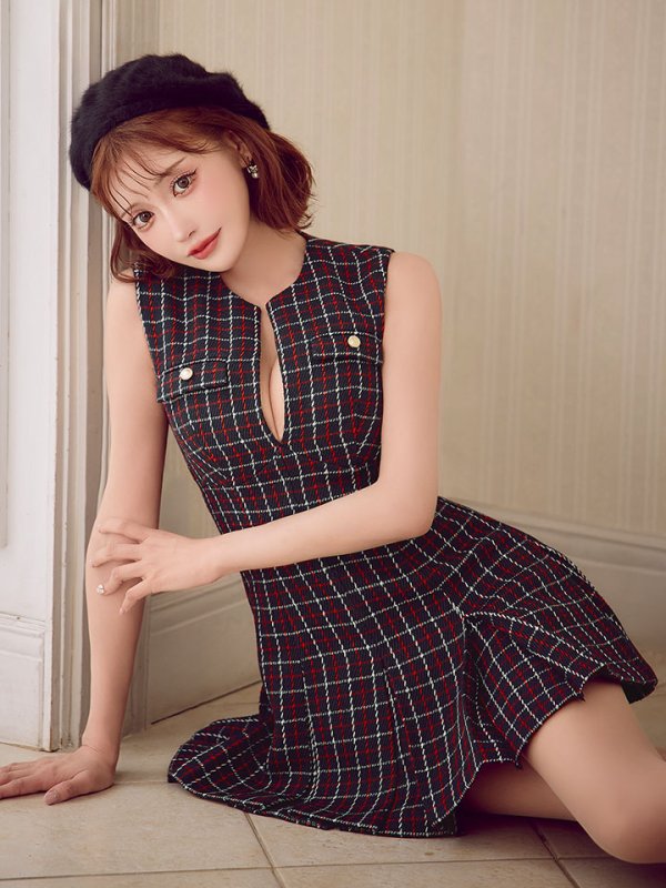 ネイビー　モデル：明日花キララ　身長162cm　着用サイズ：Sサイズ