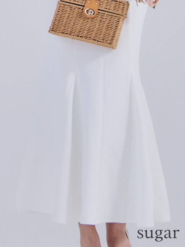 ホワイト　モデル：ももか　身長：156cm　着用サイズ：Sサイズ