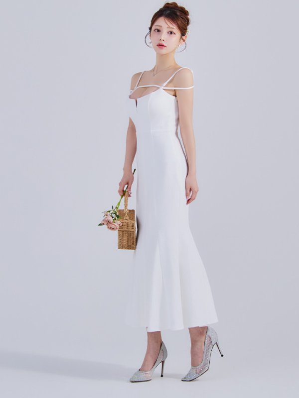 ホワイト　モデル：ももか　身長：156cm　着用サイズ：Sサイズ