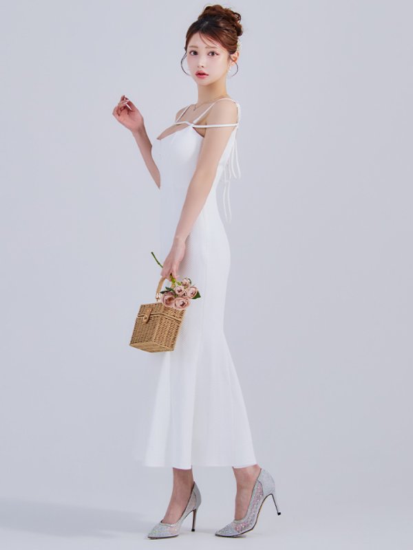 ホワイト　モデル：ももか　身長：156cm　着用サイズ：Sサイズ