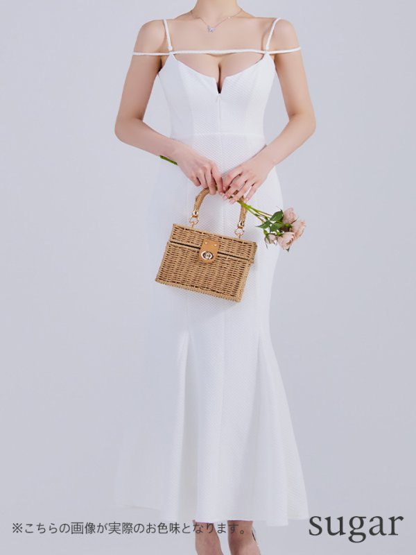 ホワイト　モデル：ももか　身長：156cm　着用サイズ：Sサイズ